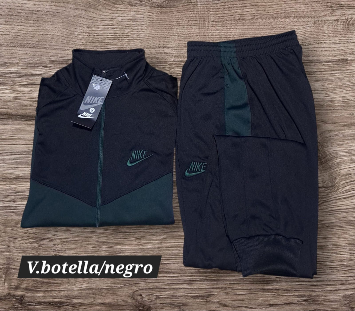 Conjunto Nike Hombre Verde Botella con Negro