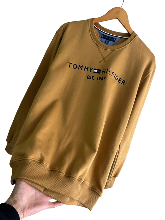 Polera TH Hombre Cuello Redondo Mostaza