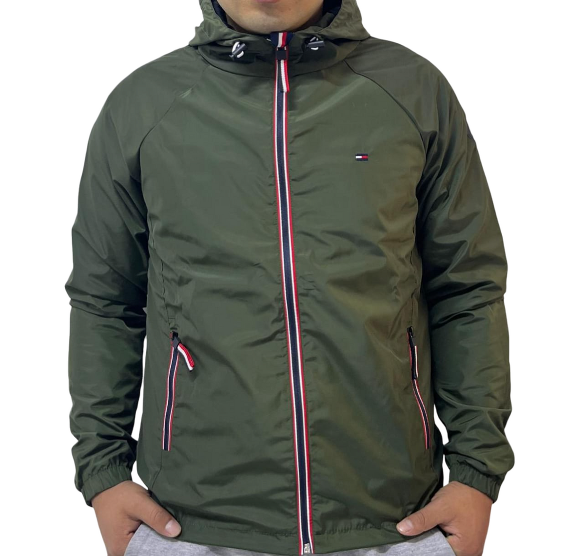 Cortaviento TH Hombre con Capucha Impermeable